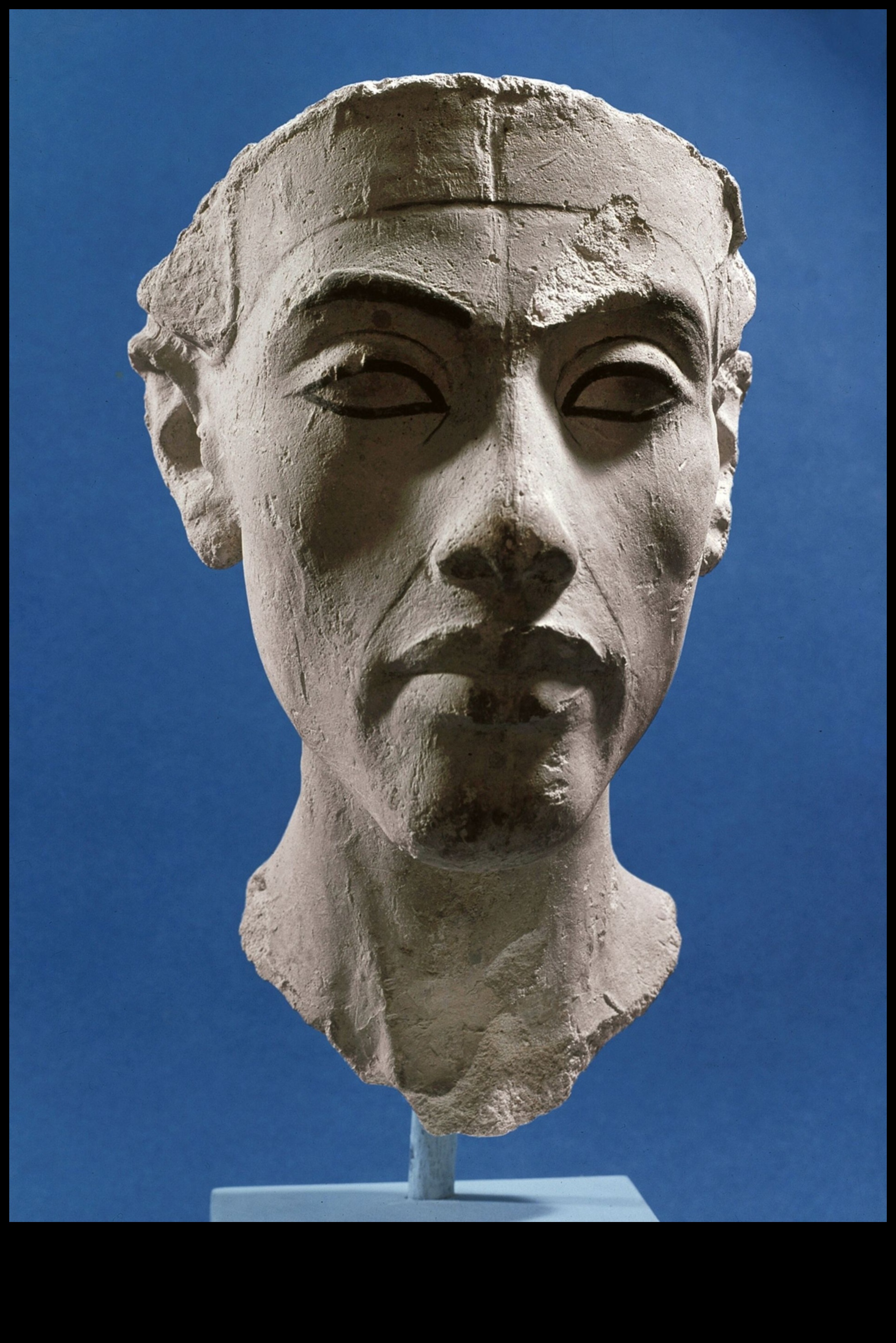 تراث نفرتيتي: تمثيلات فنية لملكة مبدعة