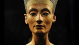تراث نفرتيتي: تمثيلات فنية لملكة مبدعة