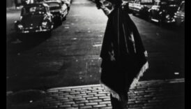 Nighttime Noir: الغموض والظلال في التصوير الحضري