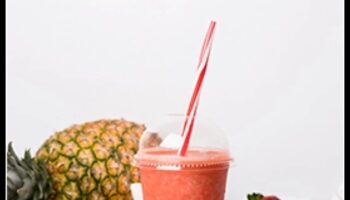 الرشفات الموسمية: تكييف عصائر الفاكهة الطازجة مع سخاء الطبيعة